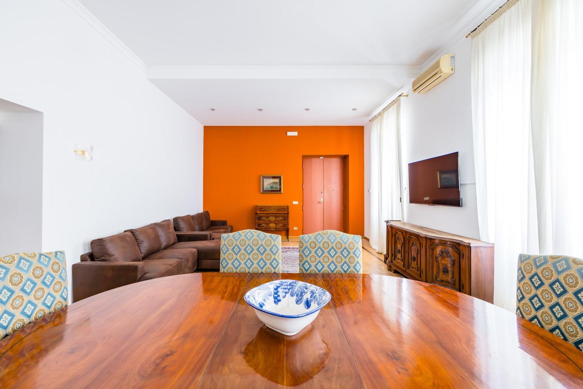 Appartement Centrally Located By The Sea Prestigious Napels