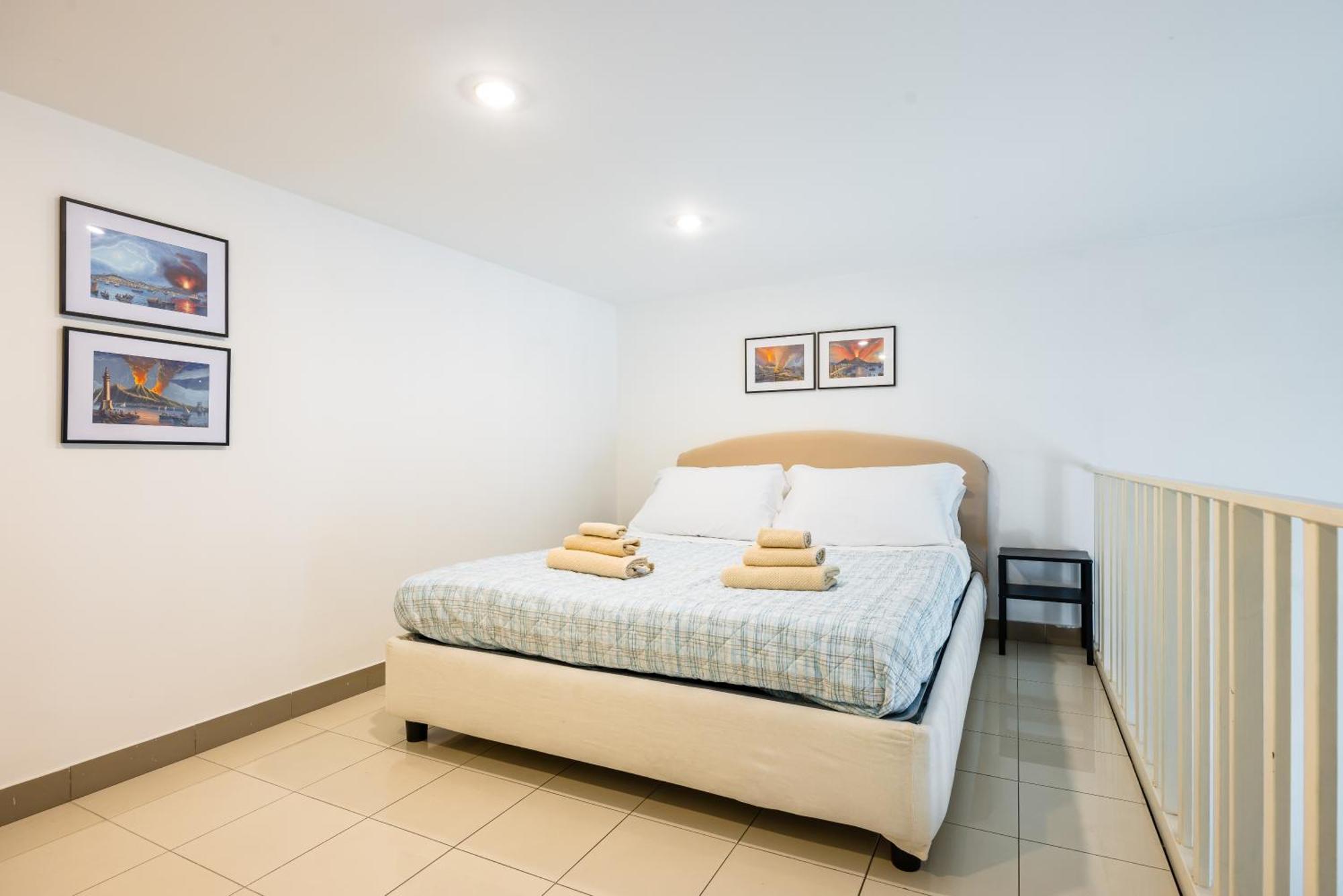 Centrally Located By The Sea Prestigious Napels