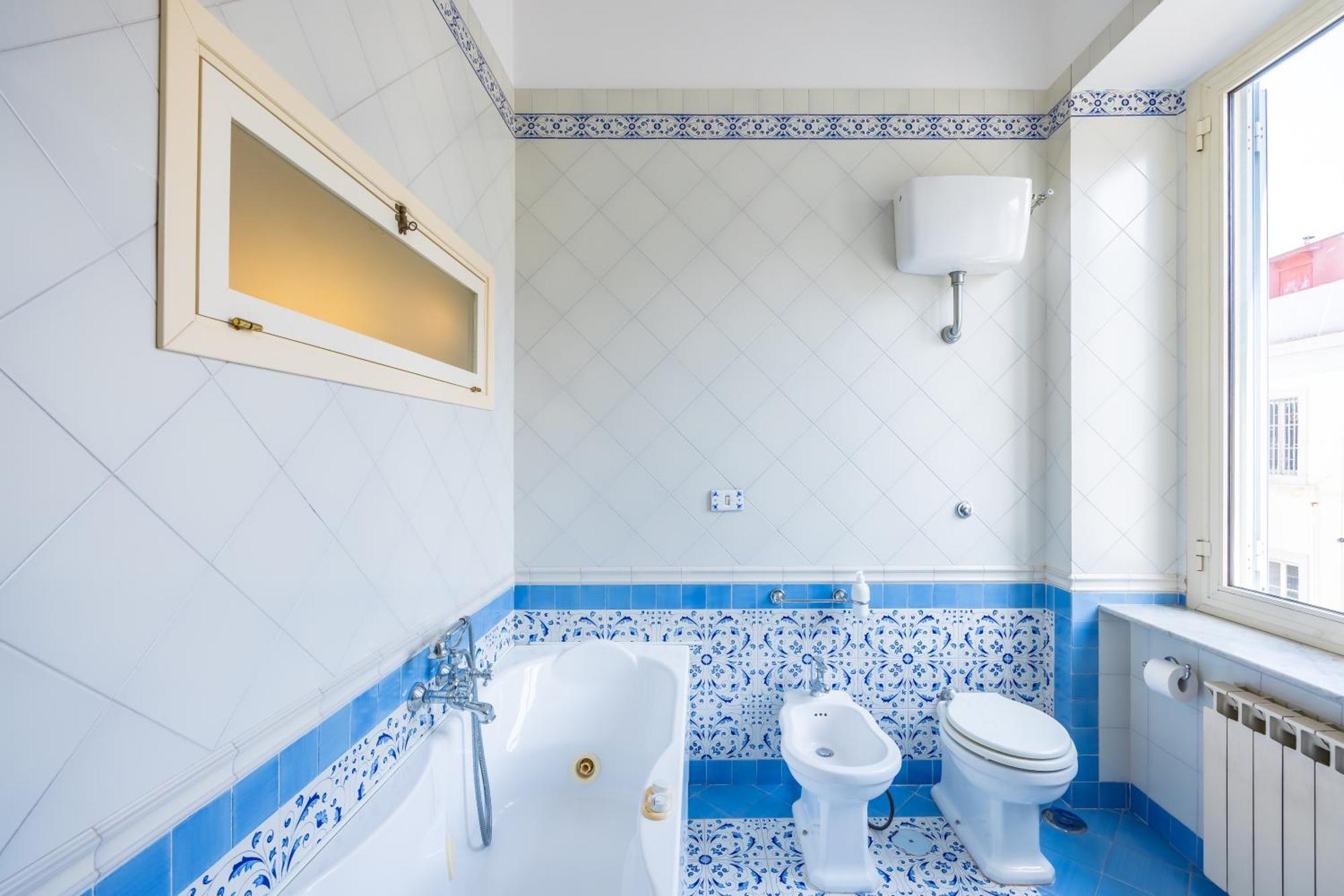 Appartement Centrally Located By The Sea Prestigious Napels